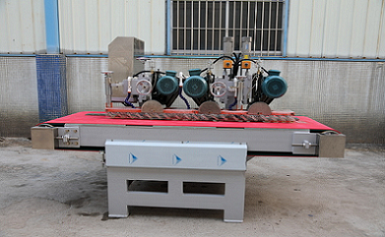 全自動(dòng)數(shù)控三刀切割機(jī)